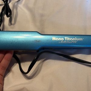 Nano Titanium Ultra-Thin strengthening iron- Babyliss Pro 1 1/2 inch